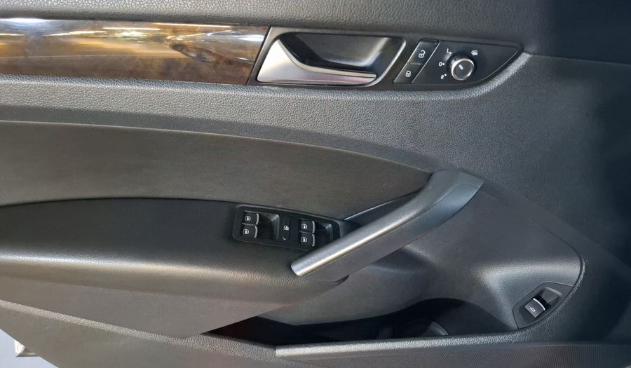Volkswagen Passat 3.6 DSG Sedan 2014