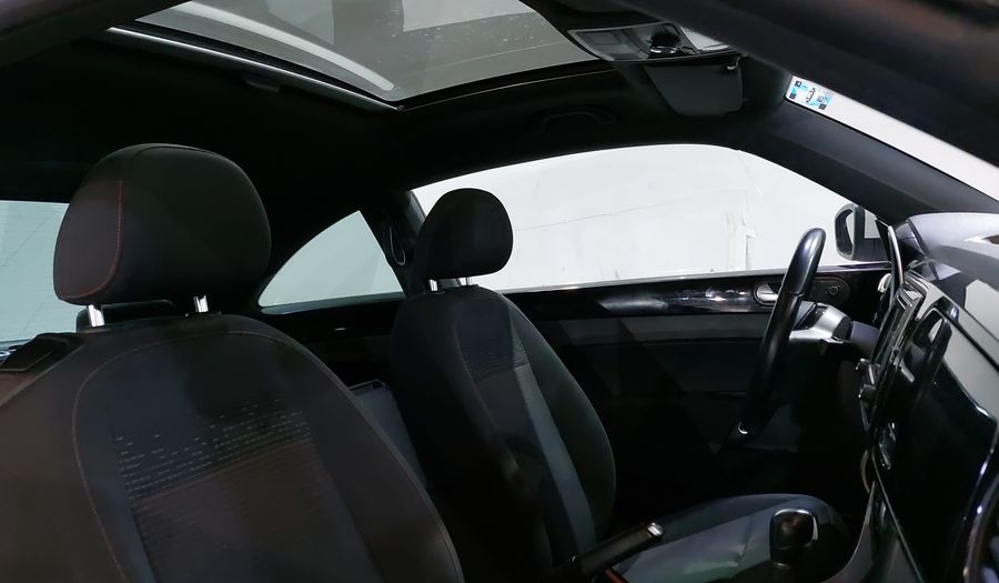 Volkswagen Beetle 2.5 SOUND AUTO Hatchback 2018