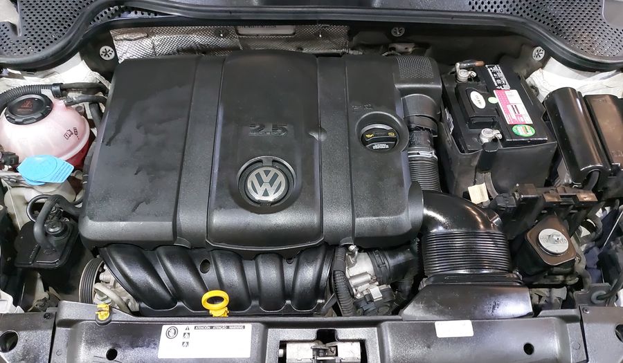 Volkswagen Beetle 2.5 SOUND AUTO Hatchback 2018