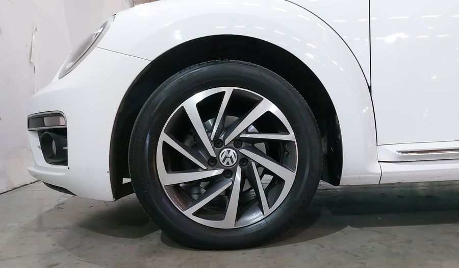 Volkswagen Beetle 2.5 SOUND AUTO Hatchback 2018