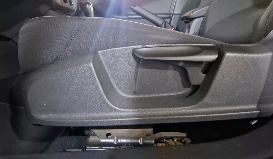 Volkswagen Jetta 2.5 COMFORTLINE TIP. BOLSAS AIRE DEL. Sedan 2017