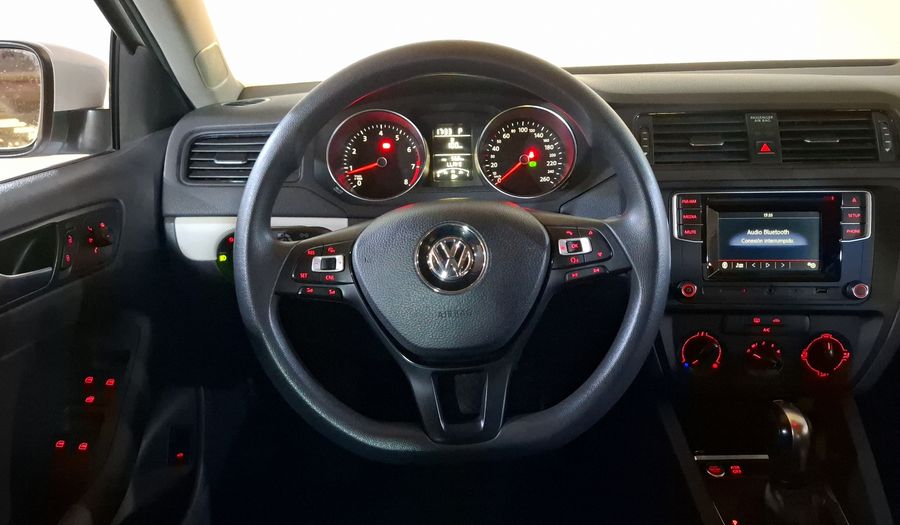 Volkswagen Jetta 2.5 COMFORTLINE TIP. BOLSAS AIRE DEL. Sedan 2017