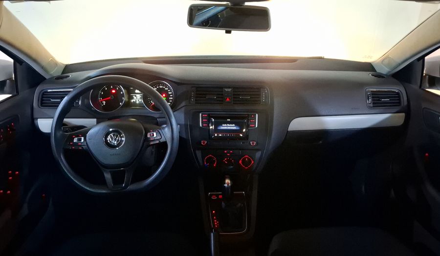 Volkswagen Jetta 2.5 COMFORTLINE TIP. BOLSAS AIRE DEL. Sedan 2017