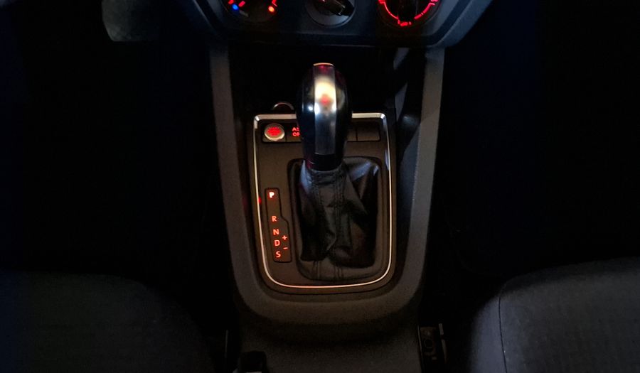 Volkswagen Jetta 2.5 COMFORTLINE TIP. BOLSAS AIRE DEL. Sedan 2017