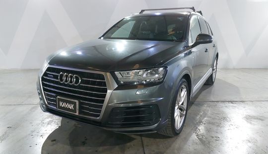 Audi • Q7