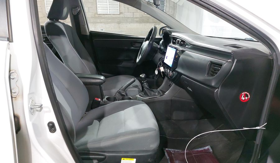 Toyota Corolla 1.8 BASE MT Sedan 2016