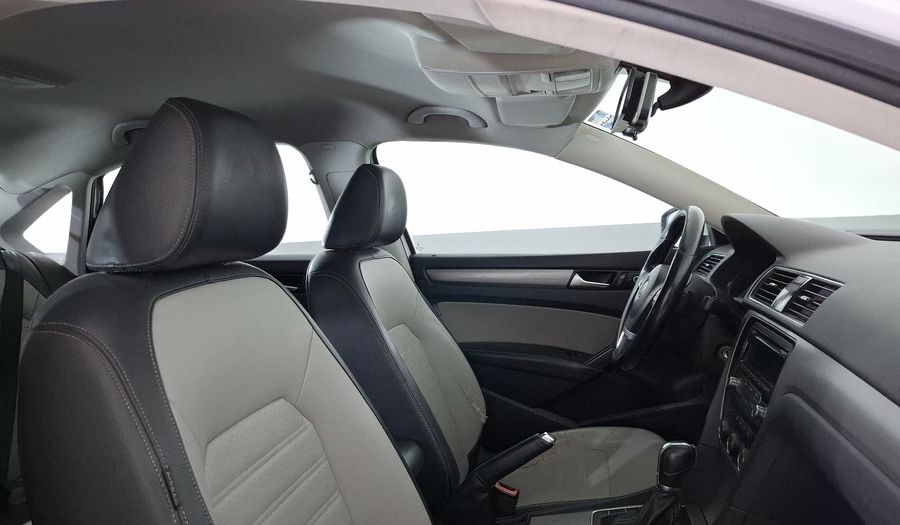 Volkswagen Passat 2.5 DESIGN TIPTRONIC Sedan 2015