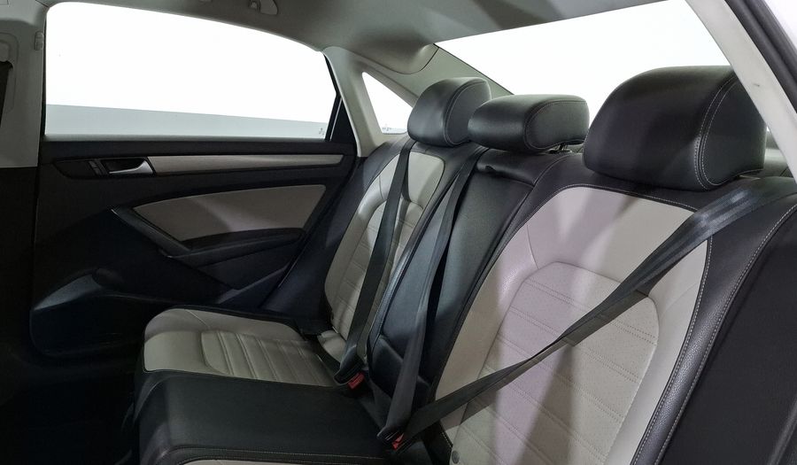 Volkswagen Passat 2.5 DESIGN TIPTRONIC Sedan 2015