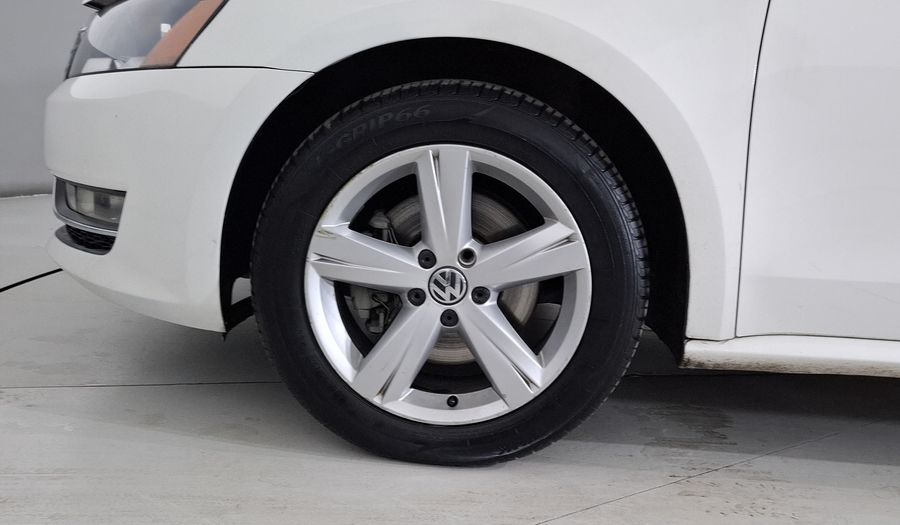 Volkswagen Passat 2.5 DESIGN TIPTRONIC Sedan 2015