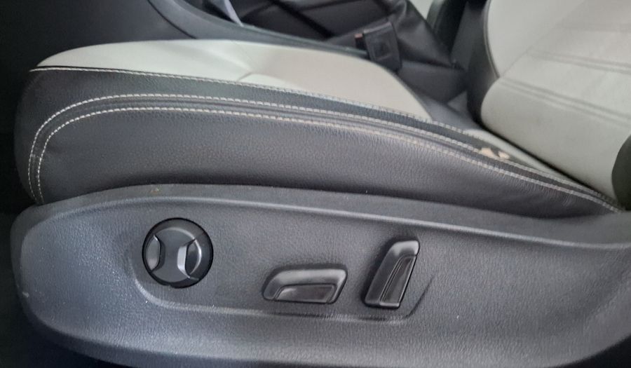 Volkswagen Passat 2.5 DESIGN TIPTRONIC Sedan 2015