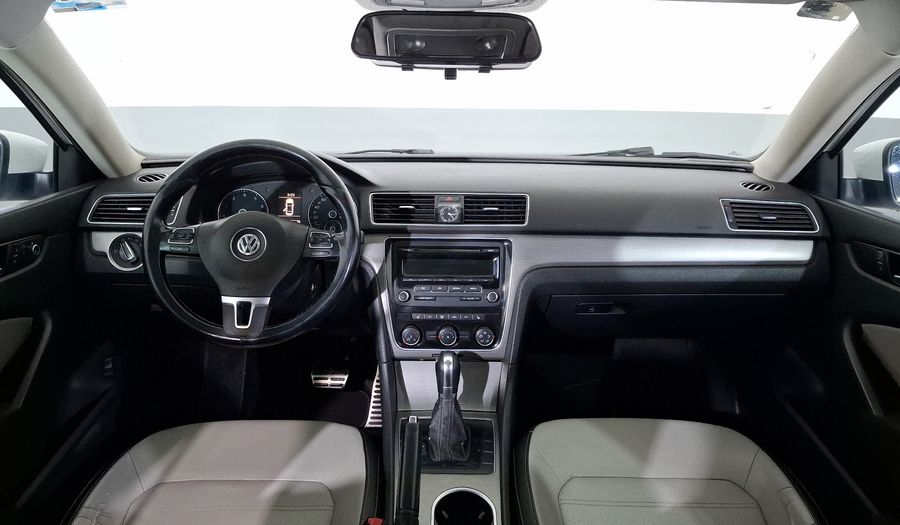 Volkswagen Passat 2.5 DESIGN TIPTRONIC Sedan 2015