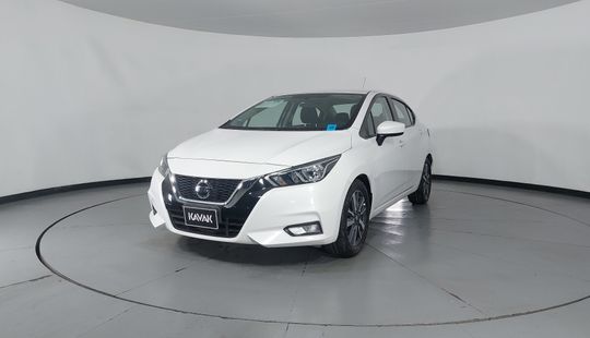 Nissan • Versa