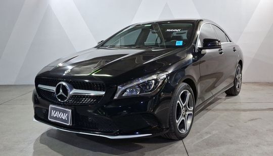 Mercedes Benz • Clase CLA