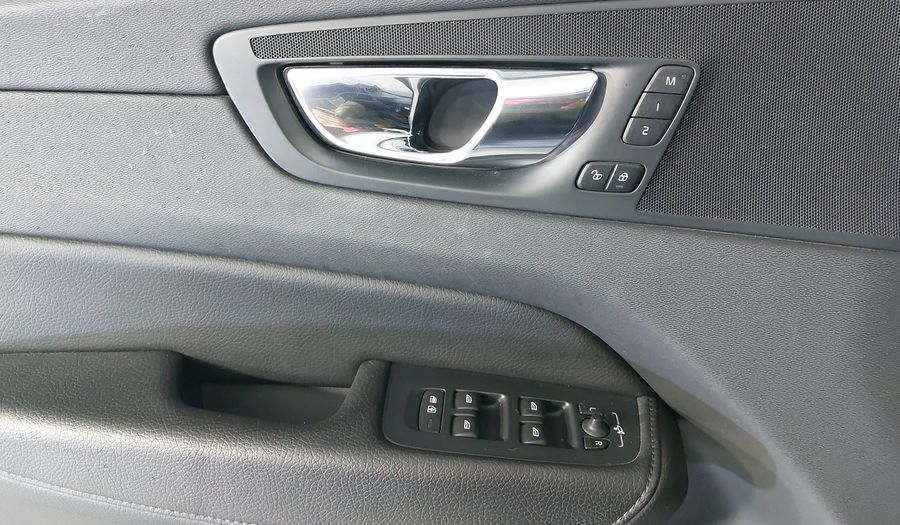 Volvo Xc60 2.0 MOMENTUM T5 AUTO AWD Suv 2019