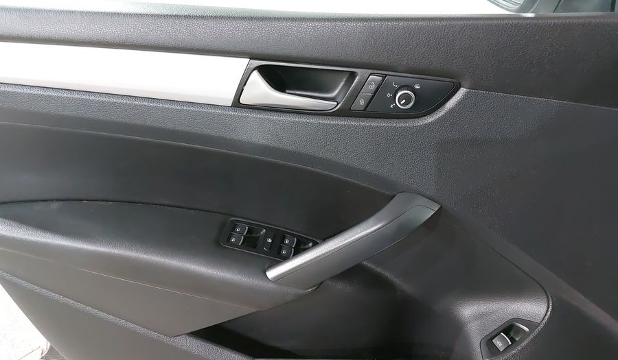 Volkswagen Passat 2.5 SPORTLINE TIPTRONIC Sedan 2013