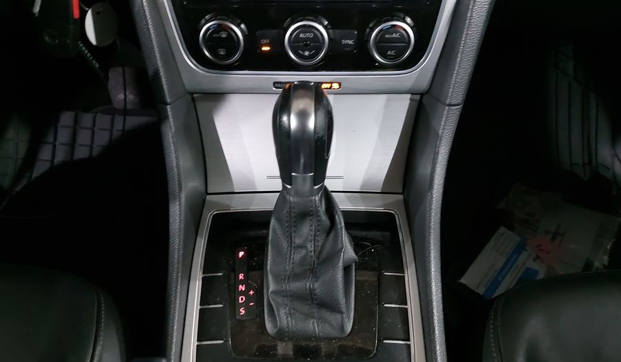 Volkswagen Passat 2.5 SPORTLINE TIPTRONIC Sedan 2013