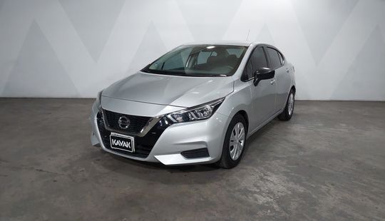 Nissan • Versa