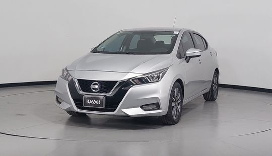 Nissan • Versa