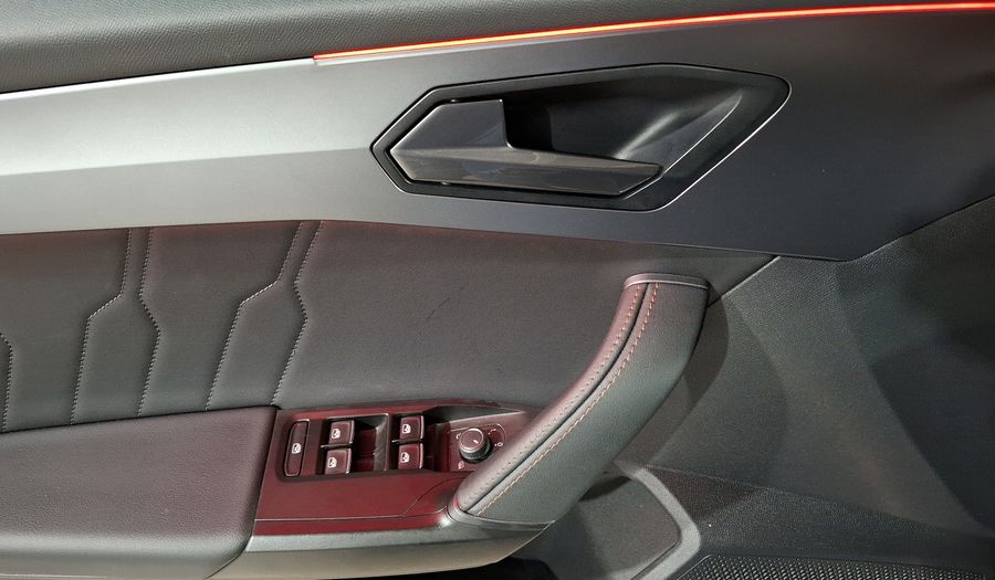 Cupra Leon 2.0 HIGH DCT Hatchback 2023