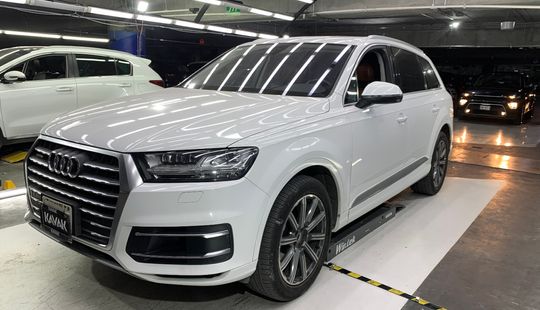 Audi • Q7