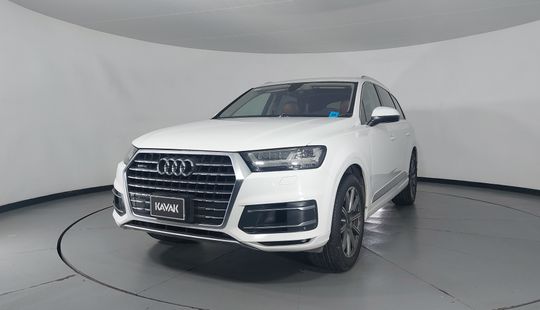 Audi • Q7