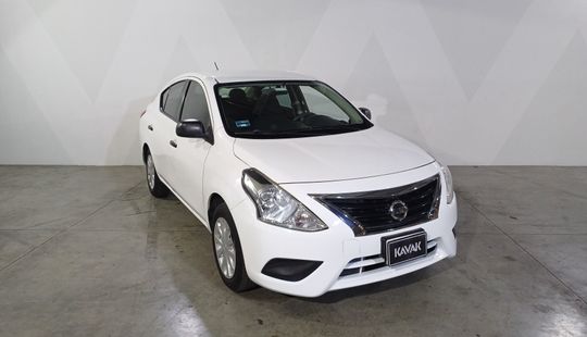 Nissan • Versa