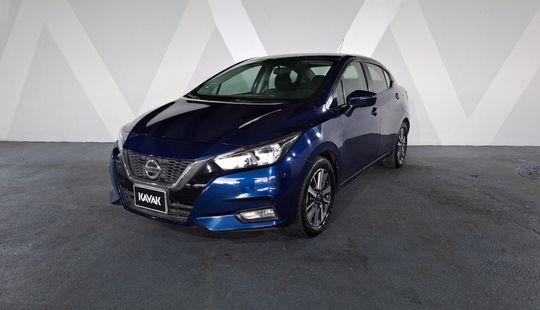 Nissan • Versa