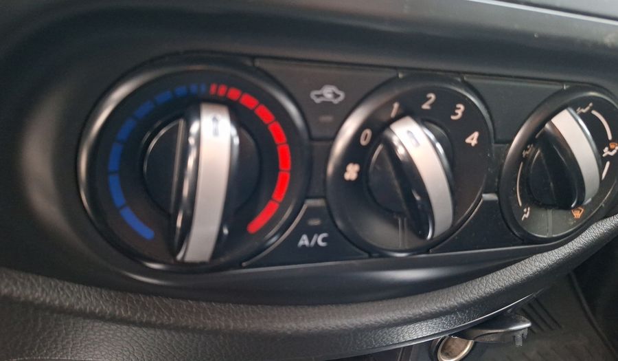 Nissan Np300 2.5 XE Pickup 2017