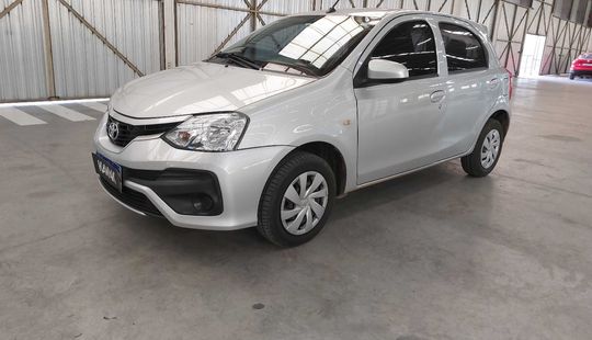 Toyota • Etios
