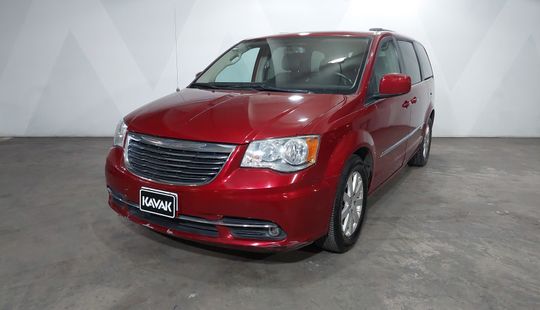 Chrysler • Town & Country