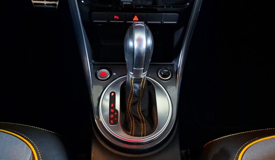 Volkswagen Beetle 2.0 DUNE DSG Hatchback 2017