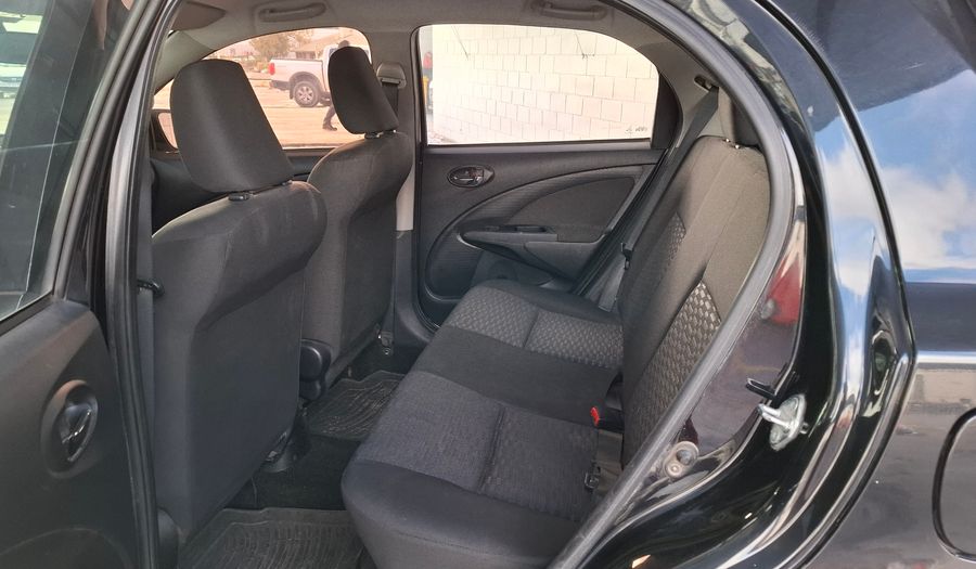 Toyota Etios 1.5 XLS 2016 Hatchback