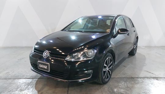 Volkswagen • Golf
