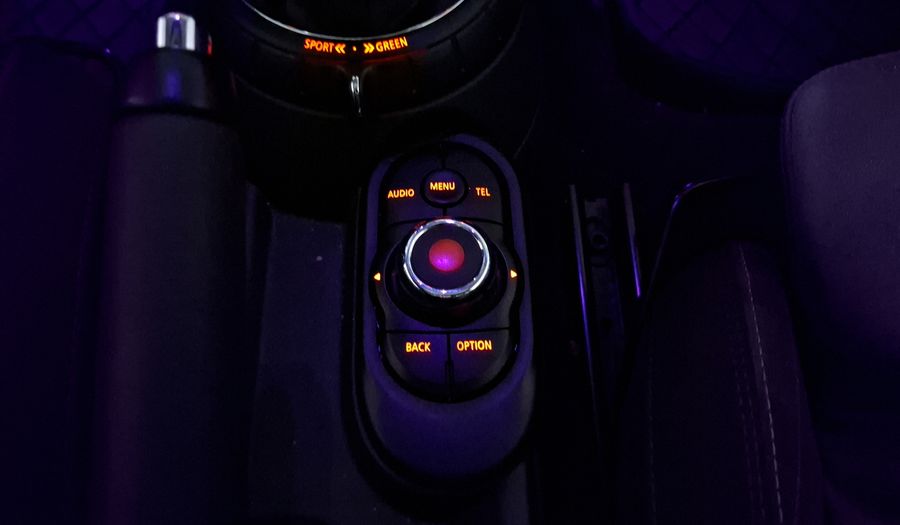 Mini Cooper 1.5 COOPER CHILI Hatchback 2017