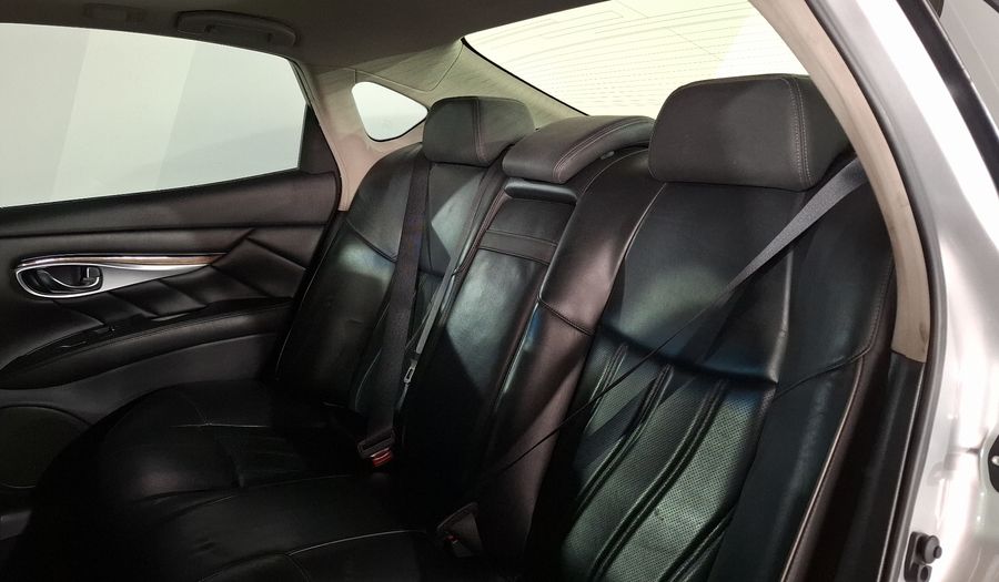 Infiniti M 5.6 AT Sedan 2012