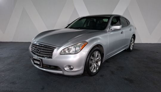 Infiniti • M
