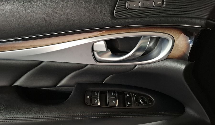 Infiniti M 5.6 AT Sedan 2012