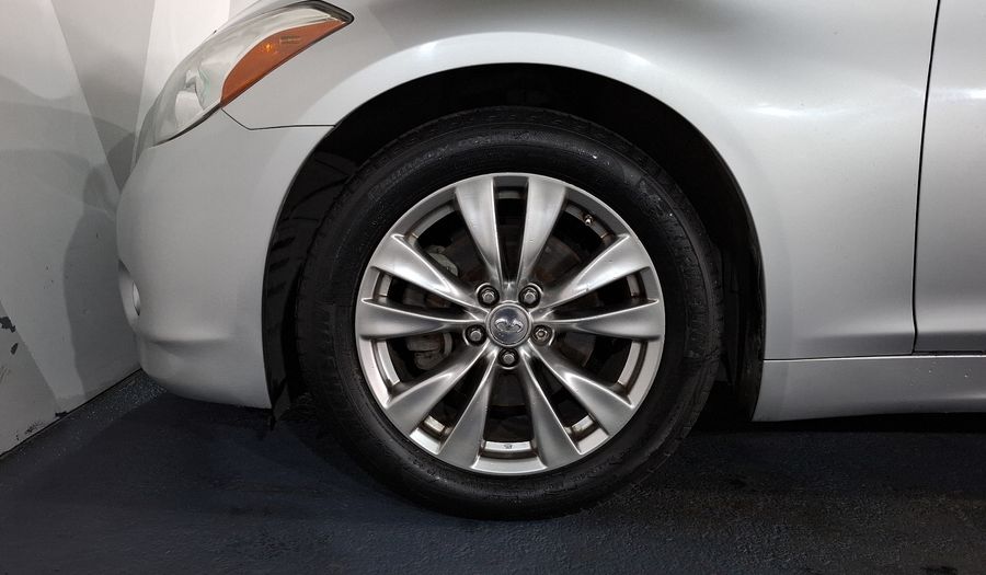 Infiniti M 5.6 AT Sedan 2012