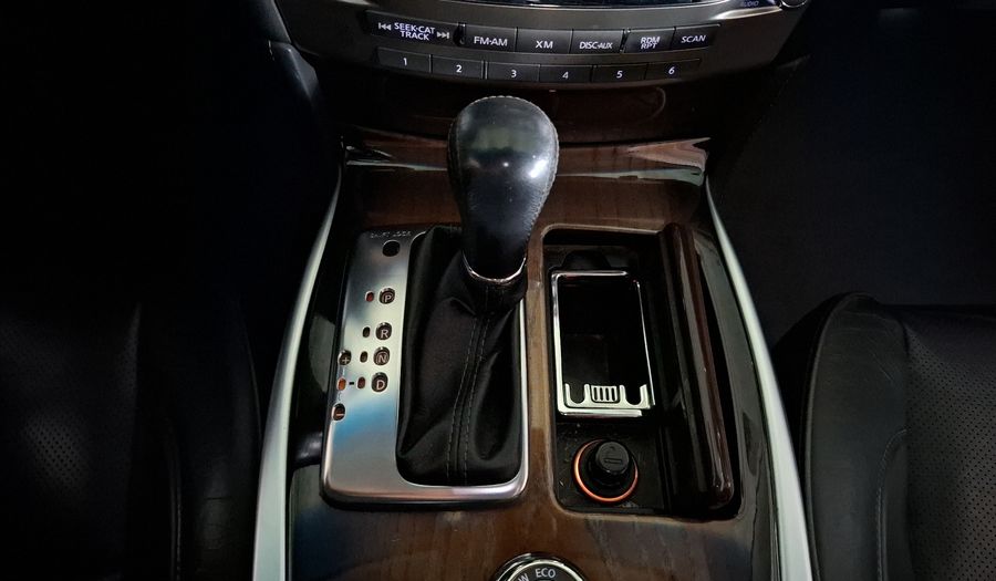 Infiniti M 5.6 AT Sedan 2012