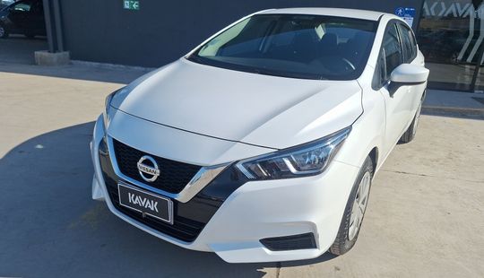 Nissan • Versa