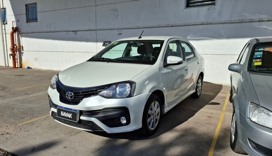 Toyota • Etios