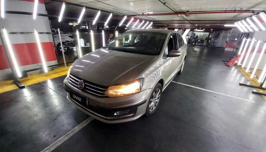 Volkswagen • Polo