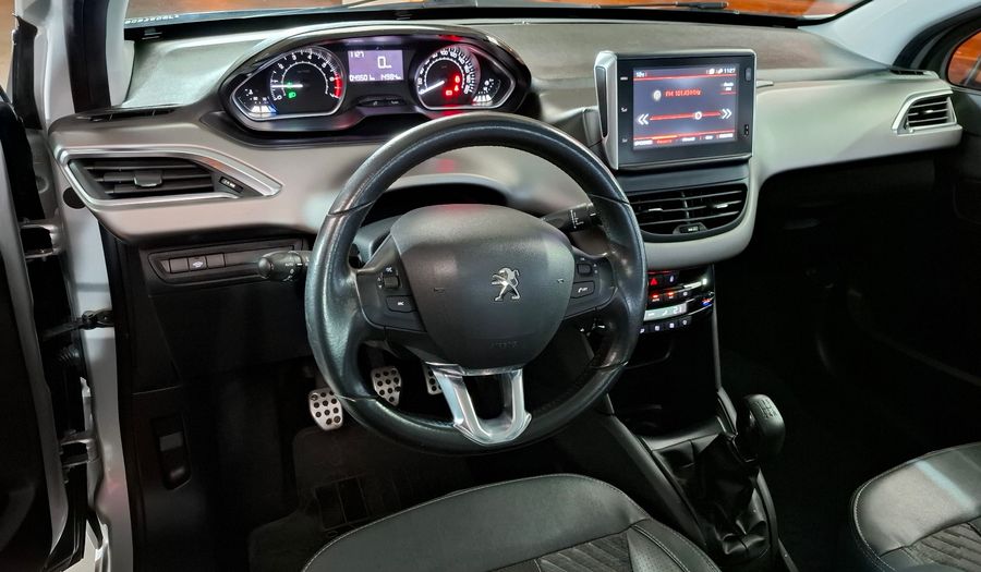 Peugeot 208 1.6 FELINE Hatchback 2018