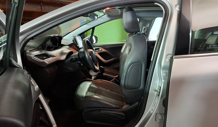 Peugeot 208 1.6 FELINE Hatchback 2018