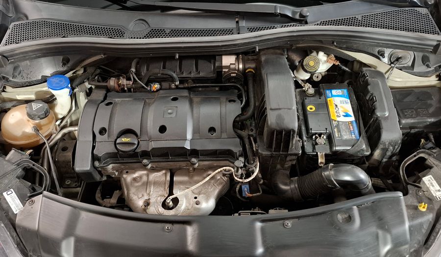 Peugeot 208 1.6 FELINE Hatchback 2018