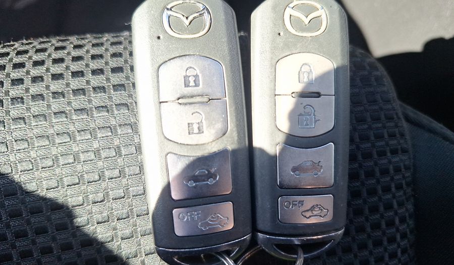Mazda 3 1.6 S AUTO Sedan 2017