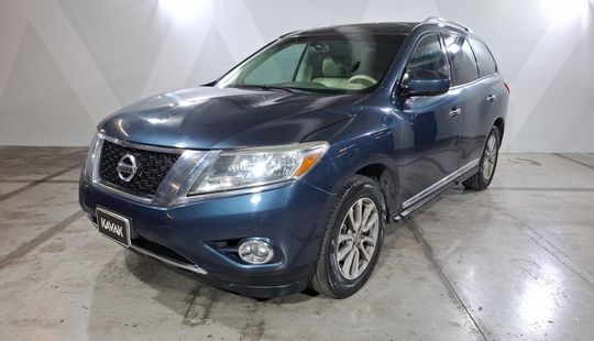 Nissan • Pathfinder