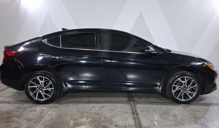 Hyundai Elantra 2.0 LIMITED TECH NAVI AUTO Sedan 2020