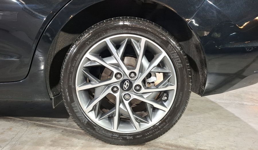 Hyundai Elantra 2.0 LIMITED TECH NAVI AUTO Sedan 2020