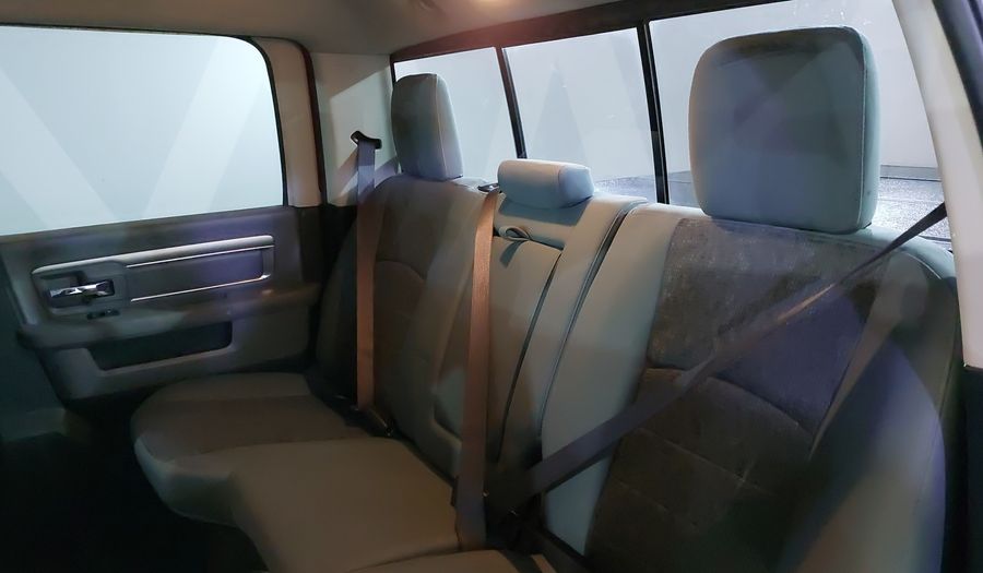 Ram 2500 5.7 HEMI SPORT CREW CAB 4X4 V8 6AT Pickup 2017